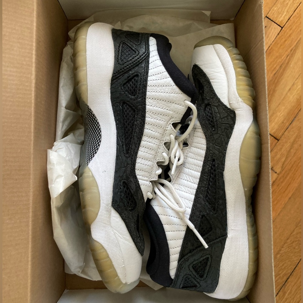 Air Jordan Retro Low 11s 6Y